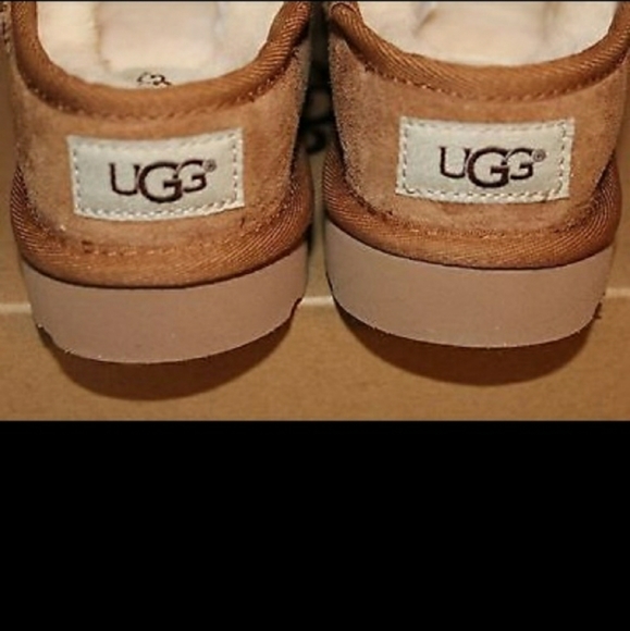 UGG Shoes - UGG CLASSIC SLIPPER